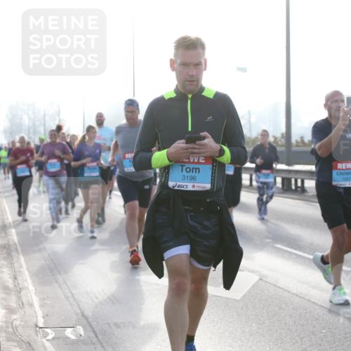 03.10.2026 - Köhlbrandbrückenlauf Jannik Wohlers http://msf.ph/oto/10707844 03.10.2026 09:26:32 Position 3 3196, 1662 meine-sportfotos.de