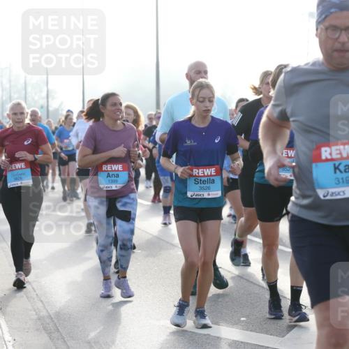 03.10.2026 - Köhlbrandbrückenlauf Jannik Wohlers http://msf.ph/oto/10707852 03.10.2026 09:26:35 Position 3 3826, 1399, 3526, 3525, 3191 meine-sportfotos.de