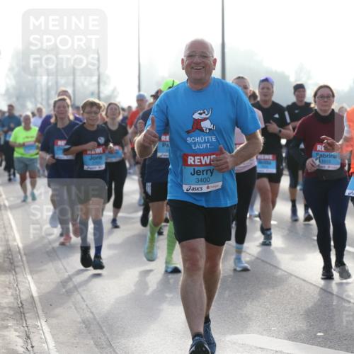 03.10.2026 - Köhlbrandbrückenlauf Jannik Wohlers http://msf.ph/oto/10707878 03.10.2026 09:26:40 Position 3 3400, 1915, 2467 meine-sportfotos.de
