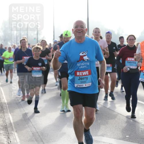 03.10.2026 - Köhlbrandbrückenlauf Jannik Wohlers http://msf.ph/oto/10707882 03.10.2026 09:26:40 Position 3 3400, 1915, 2467 meine-sportfotos.de