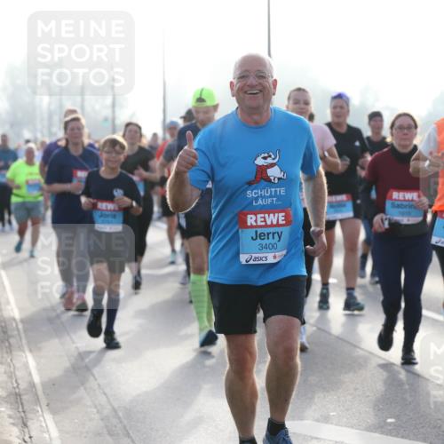03.10.2026 - Köhlbrandbrückenlauf Jannik Wohlers http://msf.ph/oto/10707884 03.10.2026 09:26:41 Position 3 3400, 1915, 2467 meine-sportfotos.de