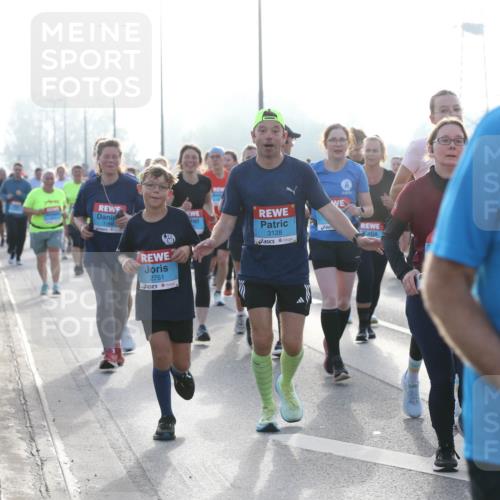 03.10.2026 - Köhlbrandbrückenlauf Jannik Wohlers http://msf.ph/oto/10707891 03.10.2026 09:26:42 Position 3 2751, 3128, 34 meine-sportfotos.de