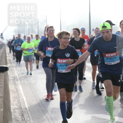 03.10.2026 - Köhlbrandbrückenlauf Jannik Wohlers http://msf.ph/oto/10707896 03.10.2026 09:26:43 Position 3 116, 2751, 3128, 705 meine-sportfotos.de