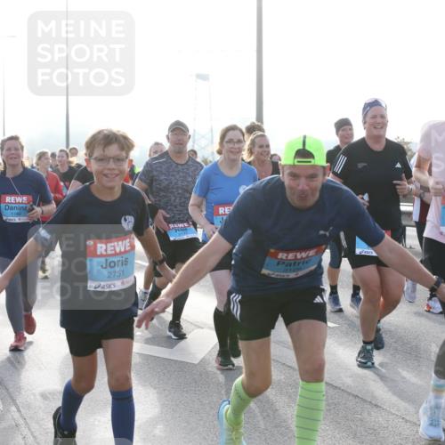 03.10.2026 - Köhlbrandbrückenlauf Jannik Wohlers http://msf.ph/oto/10707919 03.10.2026 09:26:45 Position 3 1166, 2751, 3193, 3128, 3129 meine-sportfotos.de