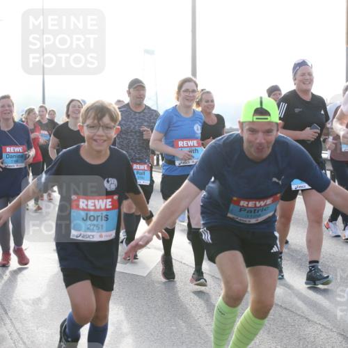 03.10.2026 - Köhlbrandbrückenlauf Jannik Wohlers http://msf.ph/oto/10707923 03.10.2026 09:26:45 Position 3 2625, 1166, 2751, 3193, 3128, 3129 meine-sportfotos.de