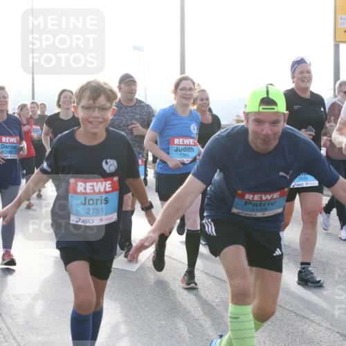 03.10.2026 - Köhlbrandbrückenlauf Jannik Wohlers http://msf.ph/oto/10707925 03.10.2026 09:26:45 Position 3 2625, 1166, 2751, 1705, 3128, 2825, 3129 meine-sportfotos.de