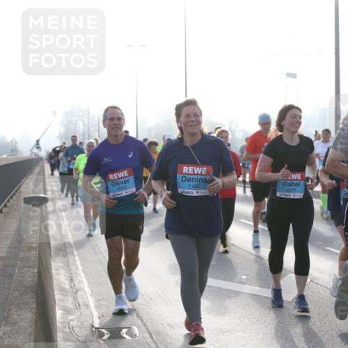 03.10.2026 - Köhlbrandbrückenlauf Jannik Wohlers http://msf.ph/oto/10707934 03.10.2026 09:26:46 Position 3 2625, 1166, 3589, 3193 meine-sportfotos.de