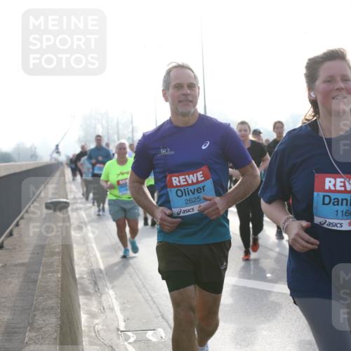 03.10.2026 - Köhlbrandbrückenlauf Jannik Wohlers http://msf.ph/oto/10707936 03.10.2026 09:26:48 Position 3 2625, 1166 meine-sportfotos.de