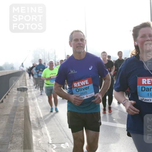 03.10.2026 - Köhlbrandbrückenlauf Jannik Wohlers http://msf.ph/oto/10707939 03.10.2026 09:26:48 Position 3 2625, 1166 meine-sportfotos.de