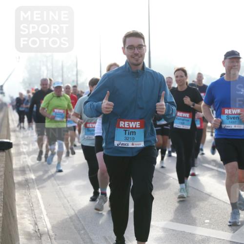 03.10.2026 - Köhlbrandbrückenlauf Jannik Wohlers http://msf.ph/oto/10707972 03.10.2026 09:26:54 Position 3 468, 1492, 3219, 1496 meine-sportfotos.de