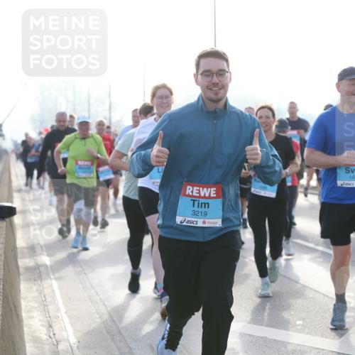 03.10.2026 - Köhlbrandbrückenlauf Jannik Wohlers http://msf.ph/oto/10707976 03.10.2026 09:26:54 Position 3 3219, 190, 1492 meine-sportfotos.de