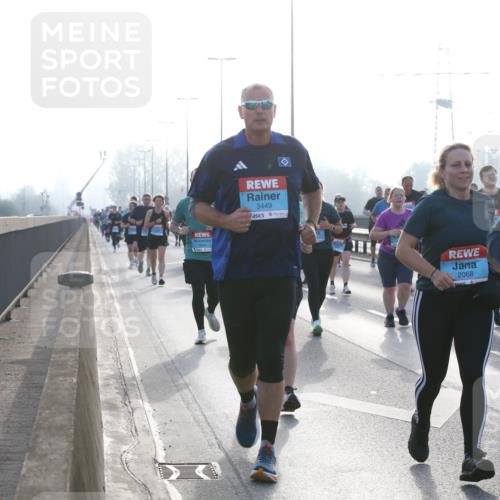 03.10.2026 - Köhlbrandbrückenlauf Jannik Wohlers http://msf.ph/oto/10708073 03.10.2026 09:27:22 Position 3 3449, 2068, 3 meine-sportfotos.de