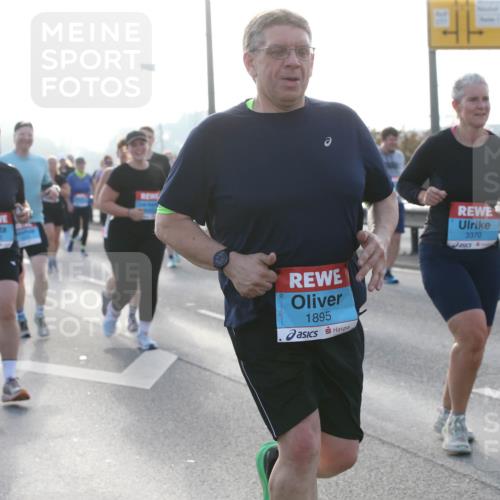 03.10.2026 - Köhlbrandbrückenlauf Jannik Wohlers http://msf.ph/oto/10708101 03.10.2026 09:27:34 Position 3 1895, 3370 meine-sportfotos.de
