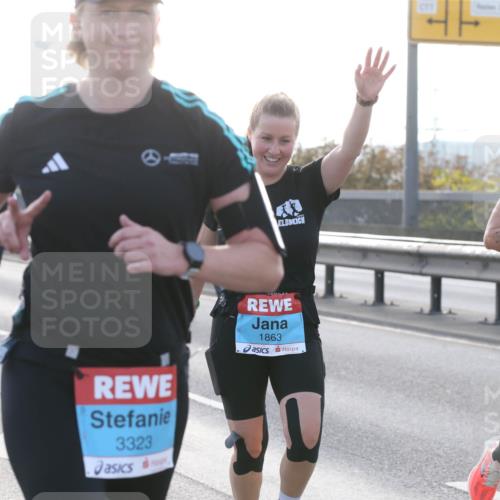 03.10.2026 - Köhlbrandbrückenlauf Jannik Wohlers http://msf.ph/oto/10708157 03.10.2026 09:27:43 Position 3 3323, 1863, 1859 meine-sportfotos.de