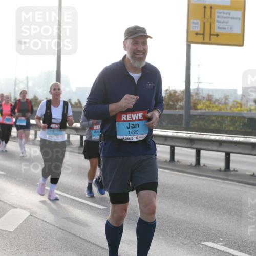 03.10.2026 - Köhlbrandbrückenlauf Jannik Wohlers http://msf.ph/oto/10708194 03.10.2026 09:27:51 Position 3 34, 1629, 36 meine-sportfotos.de