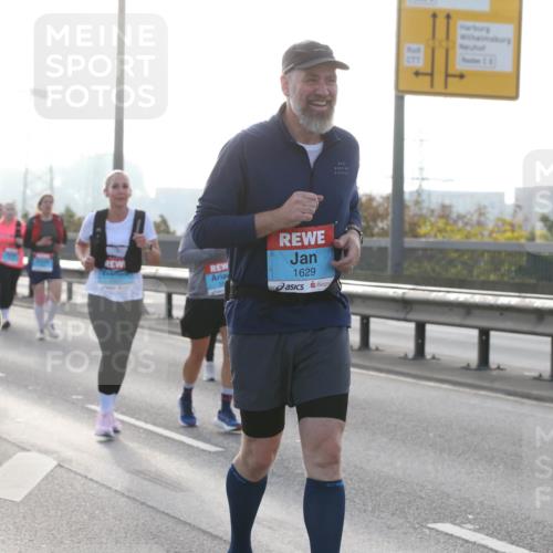 03.10.2026 - Köhlbrandbrückenlauf Jannik Wohlers http://msf.ph/oto/10708196 03.10.2026 09:27:51 Position 3 1634, 1629 meine-sportfotos.de