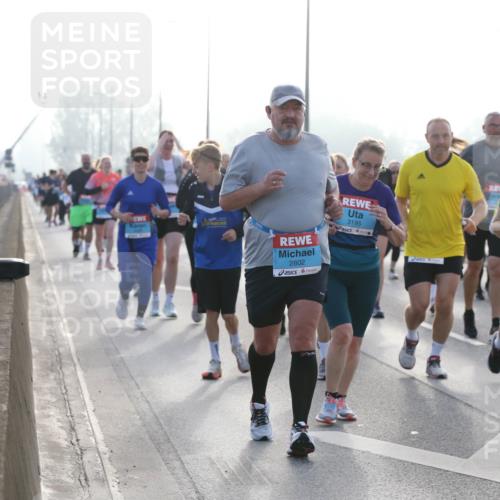 03.10.2026 - Köhlbrandbrückenlauf Jannik Wohlers http://msf.ph/oto/10708198 03.10.2026 09:27:53 Position 3 2802, 3195, 1145 meine-sportfotos.de