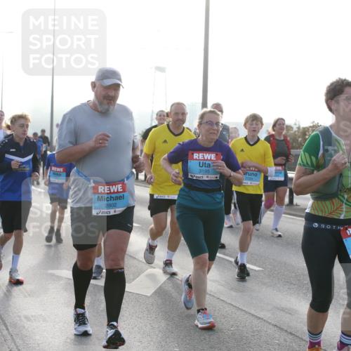 03.10.2026 - Köhlbrandbrückenlauf Jannik Wohlers http://msf.ph/oto/10708202 03.10.2026 09:27:54 Position 3 2802, 3195, 2004, 1145 meine-sportfotos.de