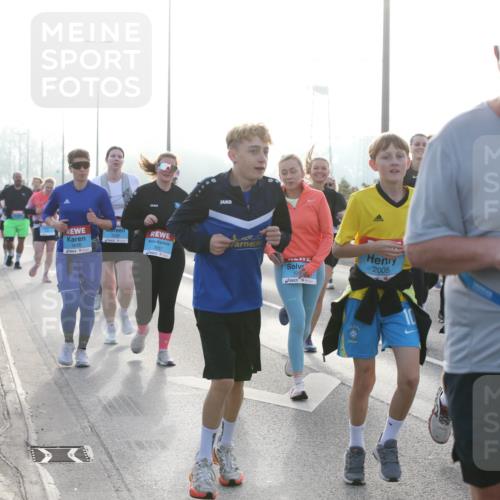 03.10.2026 - Köhlbrandbrückenlauf Jannik Wohlers http://msf.ph/oto/10708223 03.10.2026 09:27:56 Position 3 12, 2005, 2802 meine-sportfotos.de