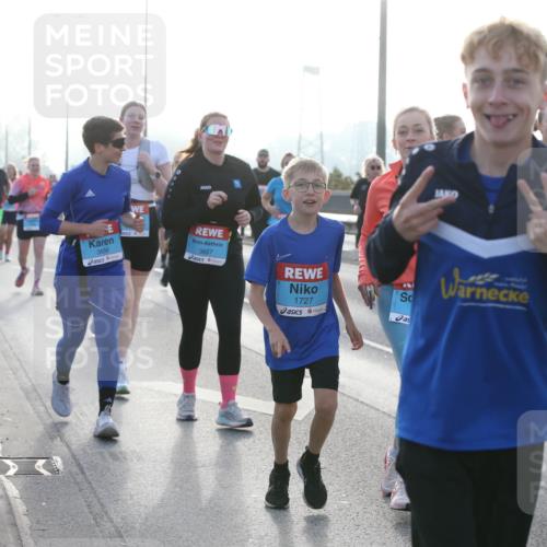 03.10.2026 - Köhlbrandbrückenlauf Jannik Wohlers http://msf.ph/oto/10708226 03.10.2026 09:27:57 Position 3 3656, 3657, 1727 meine-sportfotos.de