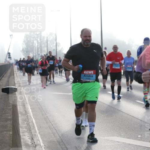 03.10.2026 - Köhlbrandbrückenlauf Jannik Wohlers http://msf.ph/oto/10708278 03.10.2026 09:28:03 Position 3 2086, 3592 meine-sportfotos.de