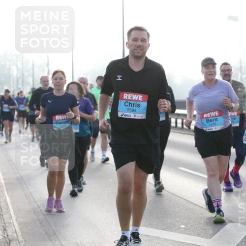 03.10.2026 - Köhlbrandbrückenlauf Jannik Wohlers http://msf.ph/oto/10708327 03.10.2026 09:28:16 Position 3 307, 3594, 1578, 1580 meine-sportfotos.de