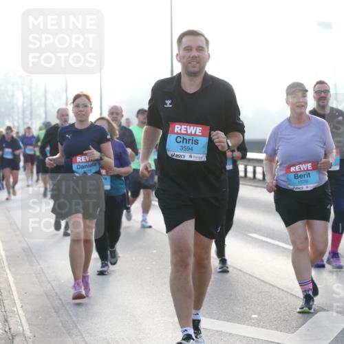 03.10.2026 - Köhlbrandbrückenlauf Jannik Wohlers http://msf.ph/oto/10708329 03.10.2026 09:28:16 Position 3 2078, 3594, 1578, 1580 meine-sportfotos.de