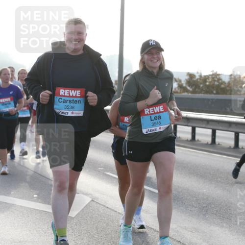 03.10.2026 - Köhlbrandbrückenlauf Jannik Wohlers http://msf.ph/oto/10708413 03.10.2026 09:28:41 Position 3 3538, 3545 meine-sportfotos.de