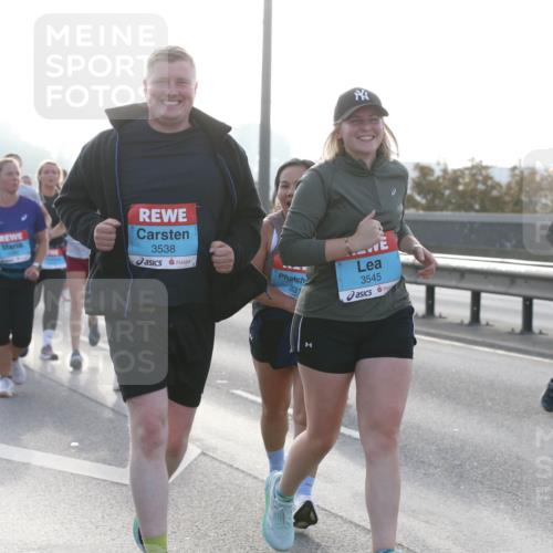 03.10.2026 - Köhlbrandbrückenlauf Jannik Wohlers http://msf.ph/oto/10708415 03.10.2026 09:28:41 Position 3 3538, 3545, 331 meine-sportfotos.de