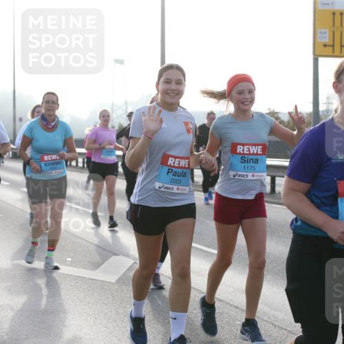 03.10.2026 - Köhlbrandbrückenlauf Jannik Wohlers http://msf.ph/oto/10708438 03.10.2026 09:28:45 Position 3 2003, 1175, 3590 meine-sportfotos.de