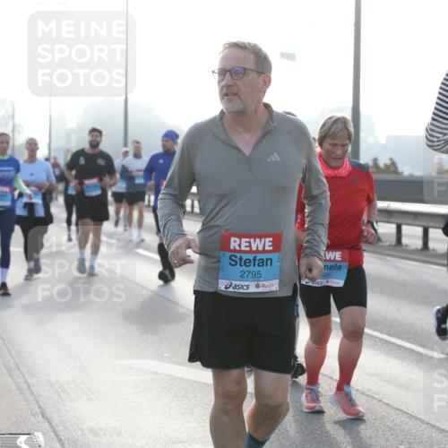 03.10.2026 - Köhlbrandbrückenlauf Jannik Wohlers http://msf.ph/oto/10708474 03.10.2026 09:28:51 Position 3 2795, 279, 501 meine-sportfotos.de