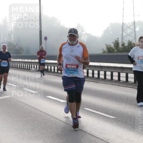 03.10.2026 - Köhlbrandbrückenlauf Jannik Wohlers http://msf.ph/oto/10708544 03.10.2026 09:29:19 Position 3 3497, 3453, 3520 meine-sportfotos.de