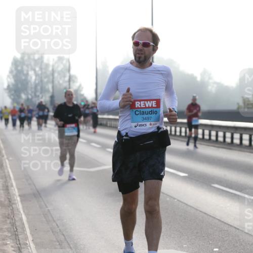 03.10.2026 - Köhlbrandbrückenlauf Jannik Wohlers http://msf.ph/oto/10708556 03.10.2026 09:29:23 Position 3 3497 meine-sportfotos.de