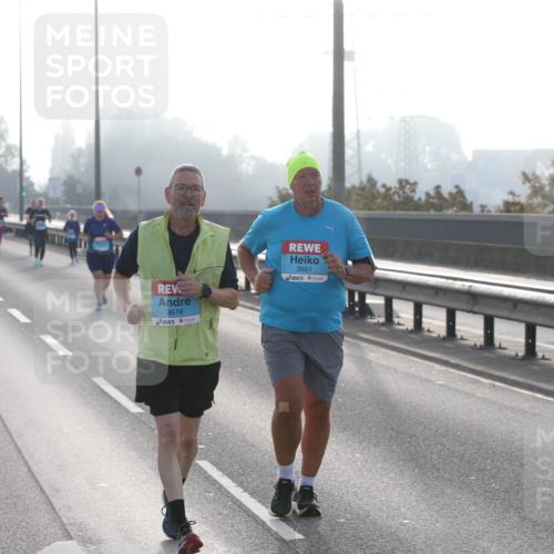 03.10.2026 - Köhlbrandbrückenlauf Jannik Wohlers http://msf.ph/oto/10708631 03.10.2026 09:30:07 Position 3 3678, 3661 meine-sportfotos.de