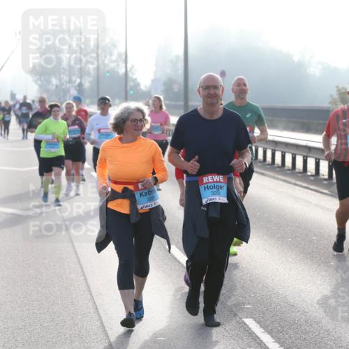 03.10.2026 - Köhlbrandbrückenlauf Jannik Wohlers http://msf.ph/oto/10708697 03.10.2026 09:30:44 Position 3 3287, 3288, 3516 meine-sportfotos.de