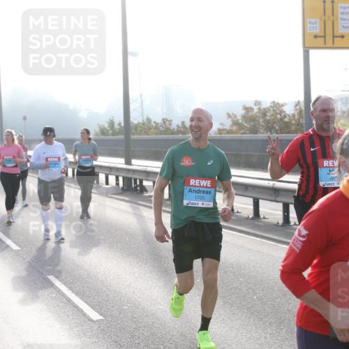 03.10.2026 - Köhlbrandbrückenlauf Jannik Wohlers http://msf.ph/oto/10708706 03.10.2026 09:30:49 Position 3 1725, 3510 meine-sportfotos.de