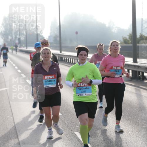 03.10.2026 - Köhlbrandbrückenlauf Jannik Wohlers http://msf.ph/oto/10708719 03.10.2026 09:30:52 Position 3 3665, 3252, 10, 3251 meine-sportfotos.de