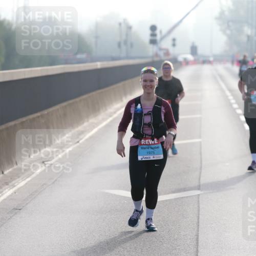 03.10.2026 - Köhlbrandbrückenlauf Jannik Wohlers http://msf.ph/oto/10708844 03.10.2026 09:32:02 Position 3 1975 meine-sportfotos.de