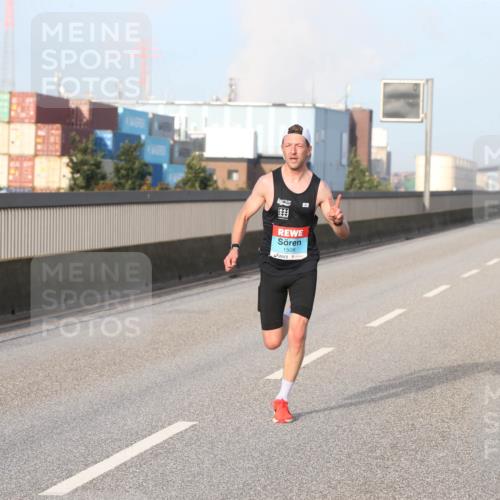 03.10.2026 - Köhlbrandbrückenlauf Jannik Wohlers http://msf.ph/oto/10708943 03.10.2026 09:34:03 Position 3 1508 meine-sportfotos.de