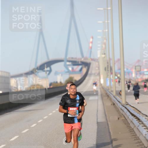 03.10.2026 - Köhlbrandbrückenlauf Jannik Wohlers http://msf.ph/oto/10708952 03.10.2026 09:34:10 Position 3  meine-sportfotos.de