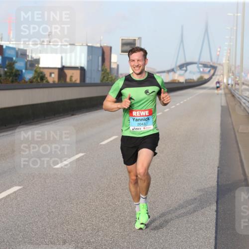 03.10.2026 - Köhlbrandbrückenlauf Jannik Wohlers http://msf.ph/oto/10708986 03.10.2026 09:34:55 Position 3 2043 meine-sportfotos.de