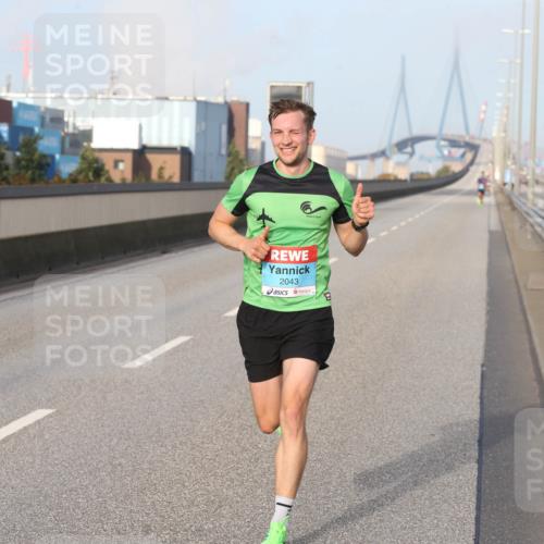 03.10.2026 - Köhlbrandbrückenlauf Jannik Wohlers http://msf.ph/oto/10708990 03.10.2026 09:34:55 Position 3 2043 meine-sportfotos.de