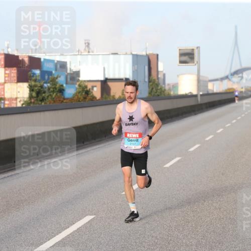 03.10.2026 - Köhlbrandbrückenlauf Jannik Wohlers http://msf.ph/oto/10709030 03.10.2026 09:36:36 Position 3 2107 meine-sportfotos.de