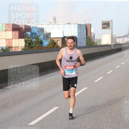 03.10.2026 - Köhlbrandbrückenlauf Jannik Wohlers http://msf.ph/oto/10709032 03.10.2026 09:36:36 Position 3 2107 meine-sportfotos.de