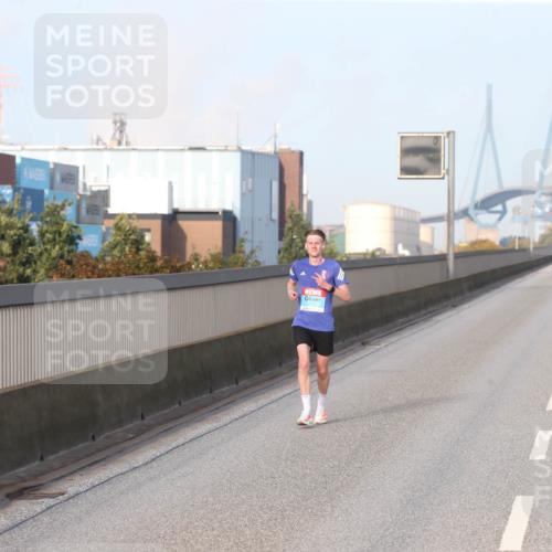 03.10.2026 - Köhlbrandbrückenlauf Jannik Wohlers http://msf.ph/oto/10709044 03.10.2026 09:36:58 Position 3  meine-sportfotos.de