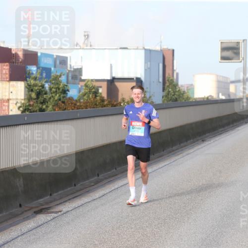 03.10.2026 - Köhlbrandbrückenlauf Jannik Wohlers http://msf.ph/oto/10709051 03.10.2026 09:36:59 Position 3 2172 meine-sportfotos.de
