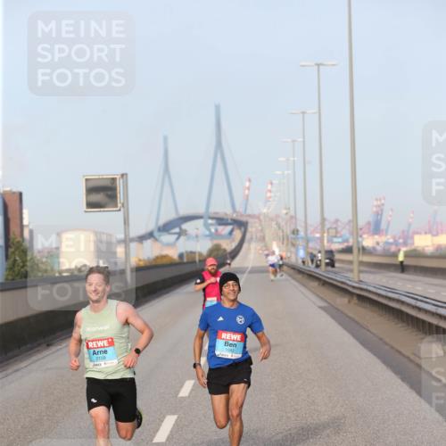 03.10.2026 - Köhlbrandbrückenlauf Jannik Wohlers http://msf.ph/oto/10709080 03.10.2026 09:37:34 Position 3 2109, 1083 meine-sportfotos.de