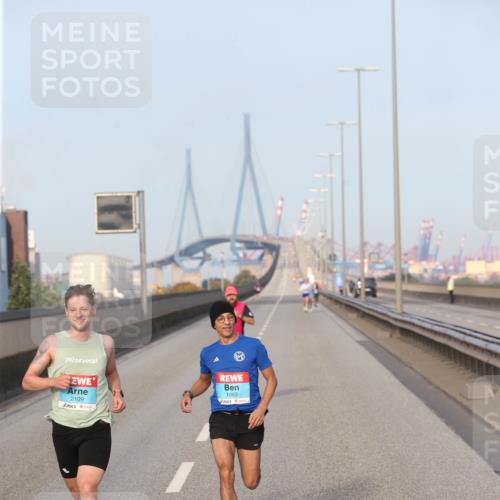 03.10.2026 - Köhlbrandbrückenlauf Jannik Wohlers http://msf.ph/oto/10709084 03.10.2026 09:37:34 Position 3 2109, 1083 meine-sportfotos.de