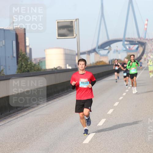 03.10.2026 - Köhlbrandbrückenlauf Jannik Wohlers http://msf.ph/oto/10709202 03.10.2026 09:39:10 Position 3 2181 meine-sportfotos.de