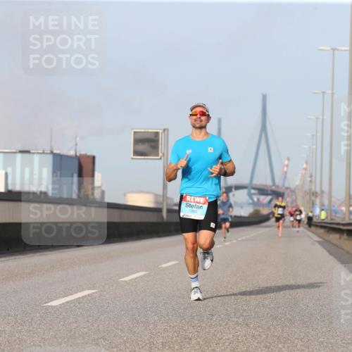 03.10.2026 - Köhlbrandbrückenlauf Jannik Wohlers http://msf.ph/oto/10709209 03.10.2026 09:39:37 Position 3 1260 meine-sportfotos.de